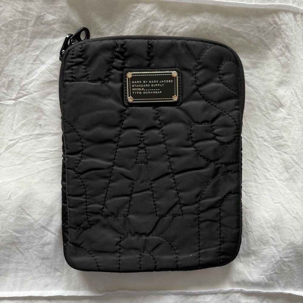 MAKE AN OFFER! Marc Jacobs black padded iPad tablet case with zipper closure